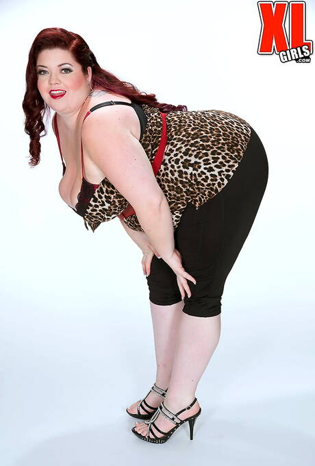 XL Girls are pleased to offer you a free photos featuring Trinety Guess demonstrating hot form