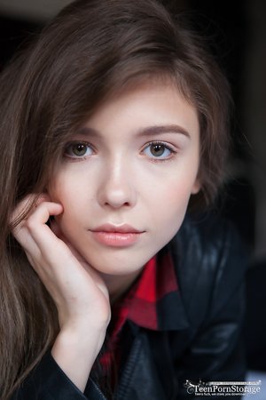 Teen Porn Storage offers a free picture gallery with Mila in sex scene with dude